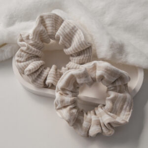 Musselin Scrunchie – Streifen Beige